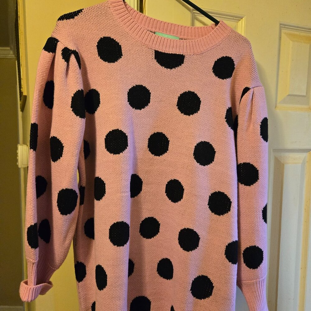 Sunshine & Rodeo L pink sweater with black polka dots